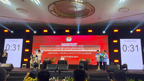 Debat Perdana di Hotel Yusro, Pasangan Mundjidah Sumrambah Tampil Mendominasi Materi