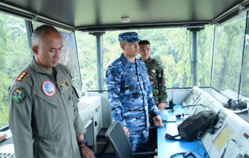 Pangkoopsud I Tinjau Mobil ATC, Usai Melaksanakan Gladi Bersih HUT TNI ke-79