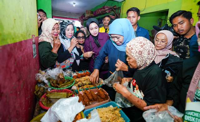 Didukung Paguyuban Pedagang Pasar Sidoarjo, Khofifah Siap Bangun Ekosistem Digital di Pasar Tradisional