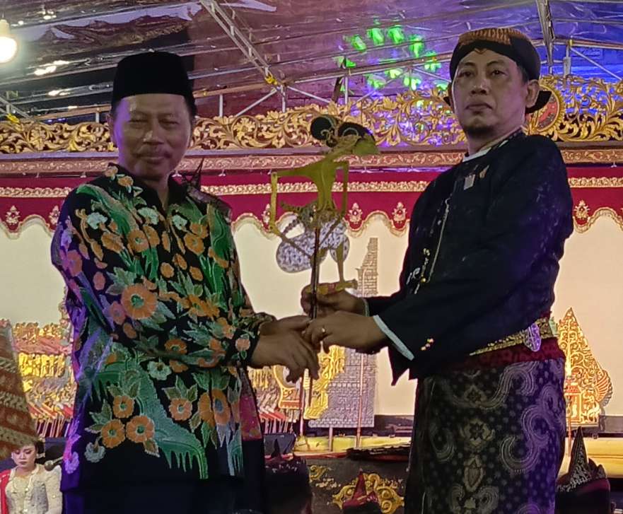 Lestarikan Budaya Lokal, Disdik Sidoarjo Gelar Pertunjukan Wayang Kulit Gagrag Porongan di 12 Desa