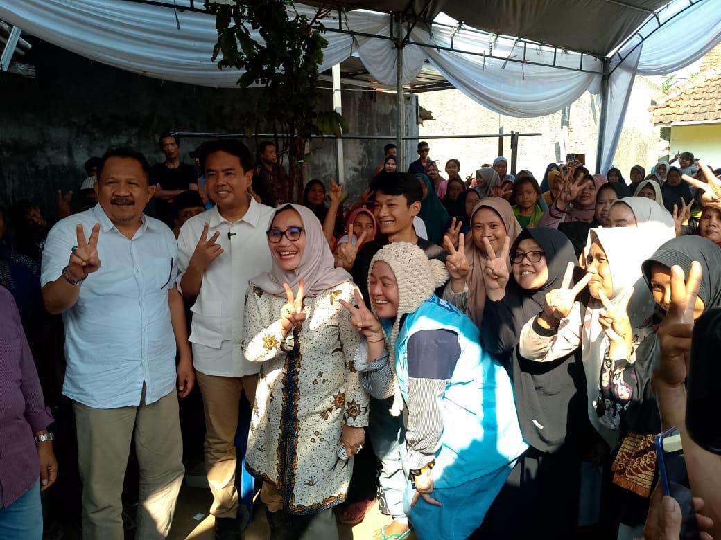 Seragam Sekolah Gratis Paslon Eti-Suhendrik Dukung Program Nasional Presiden Prabowo