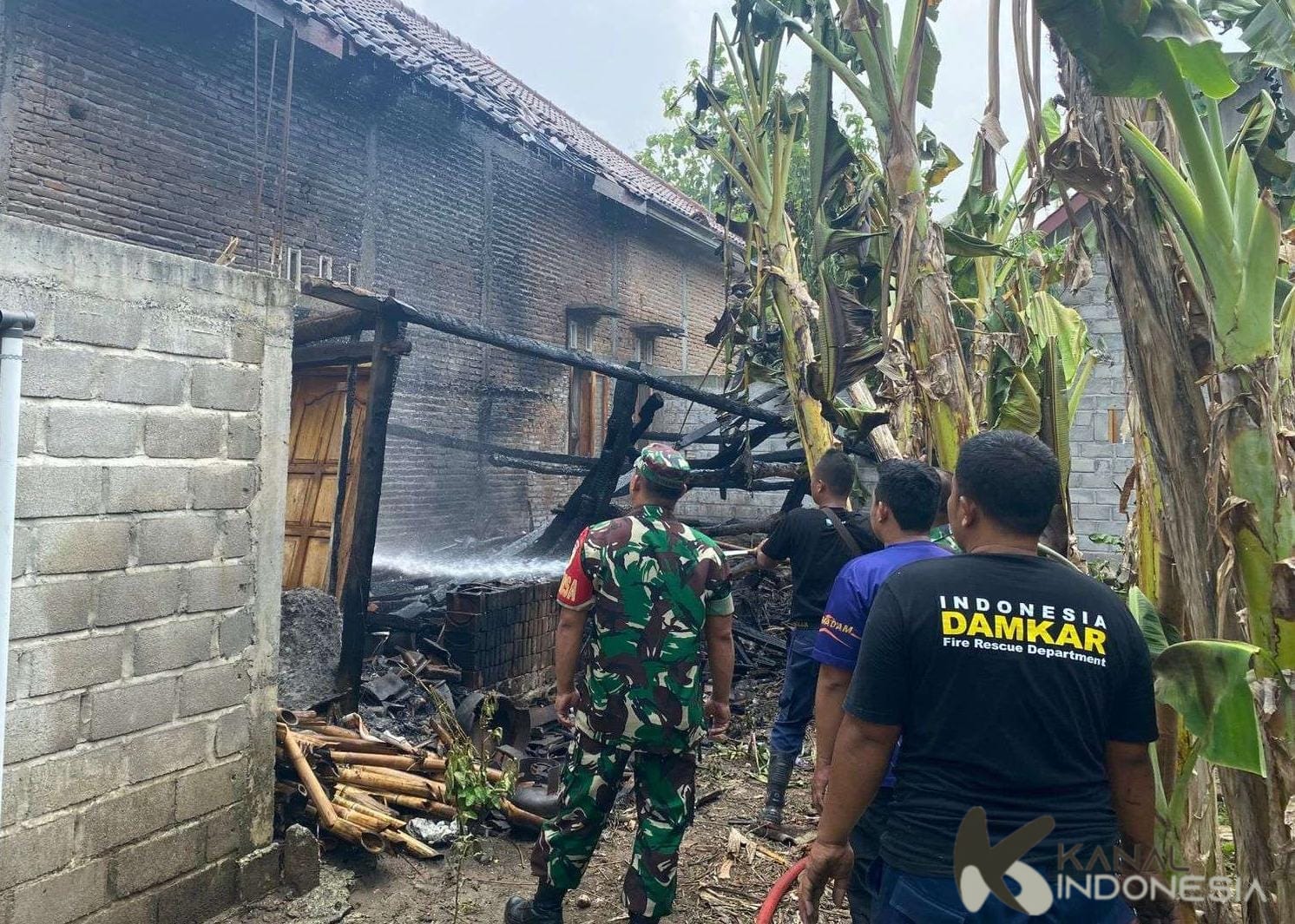 Bara Api Masih Menyala, Dapur Sebuah Rumah di Ponorogo Lenyap Ditelan Si Jago Merah