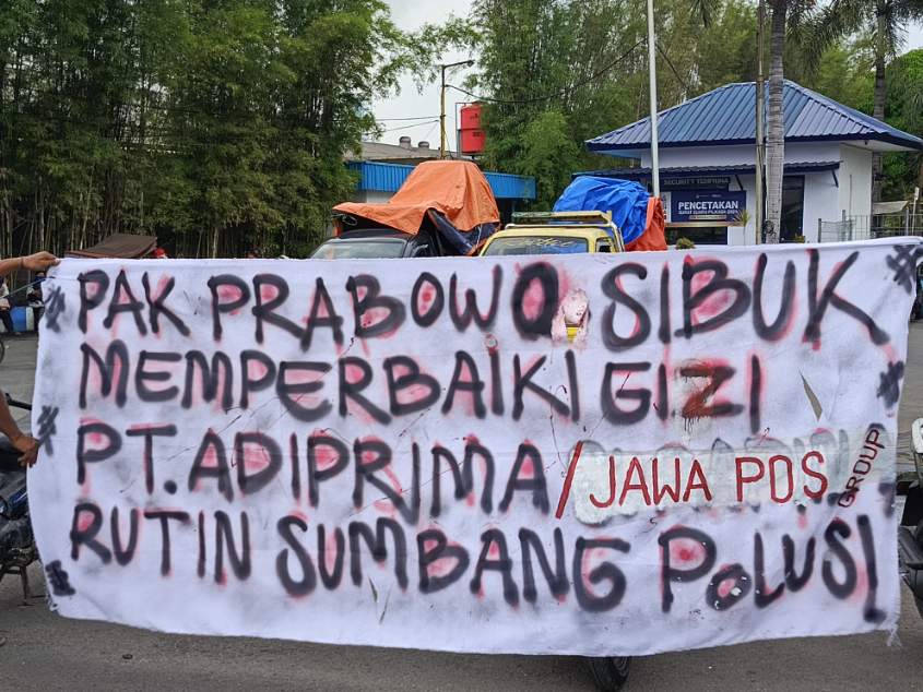 Warga Sumengko Gresik Geruduk  PT Adiprima Suraprinta Soal Polusi,  Berulang Kali Mediasi Buntu