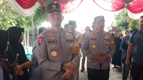 Kapolda Jatim Tinjau Pelaksanaan Pilkada Serentak 2024 di TPS 13 Bangkalan