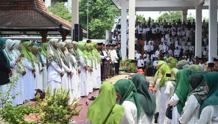 Ribuan Warga Ponorogo Gelar Istighosah Do’akan RILIS