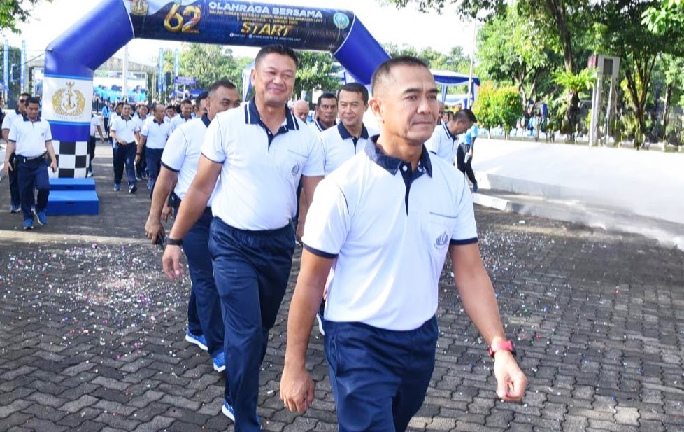 Peringatan HUT Ke 62 Korps Wanita TNI AL Tahun 2024, Danlantamal III Jakarta Ikuti Olah Raga Bersama Kasal
