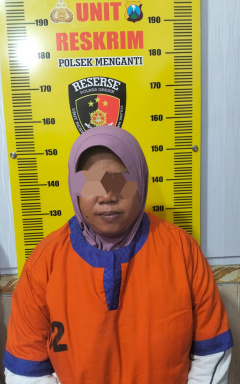 Emak-emak Asal Surabaya Tipu Warga Laban Gresik, Begini Modusnya