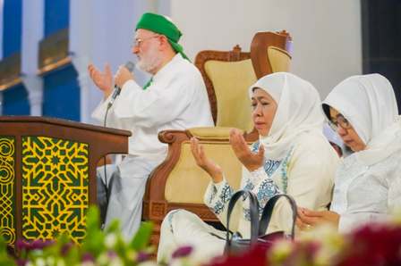 Syekh Fadhil Bedah Tafsir Surat Al-Baqarah Ayat 74, Khofifah: Kesempatan Berharga Dalami Ilmu Alquran dari Cicit Syekh Abdul Qadir Jailani