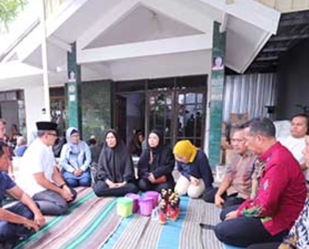 Kadindik Jatim Takziah Ke Rumah Korban Meninggal Dunia Laka Tunggal Rombongan SMAN 1 Porong Sidoarjo, Ini Yang Sampaikan