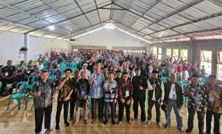 Sosialisasi Program Makan Bergizi Gratis Bersama Warga Desa Sukamaju Sukabumi