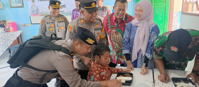 Dukung Program Presiden, Polres Gresik Gelar MBG di UPT SDN 229 Gresik