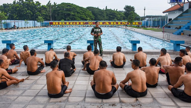 Asah Kemampuan, Prajurit Kima Brigif 2 Marinir Laksanakan Latihan Renang