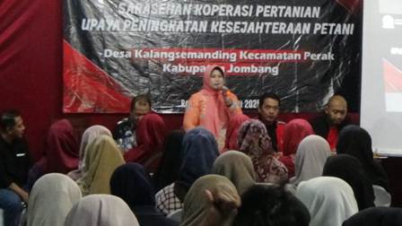 Meniti Asa di Acara Serasehan, Wiwin Sumrambah dan Upaya Kesejahteraan Sektor Pertanian di Jombang