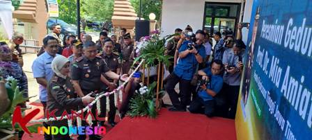 Kejari Pacitan Punya Gedung Baru ” Gedung Prof Dr Mia Amiati “