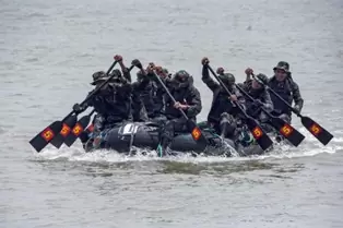 Atlet Dayung Perahu Karet Brigif 2 Marinir Berikan yang Terbaik pada Lomba Dayung Pasmar 2