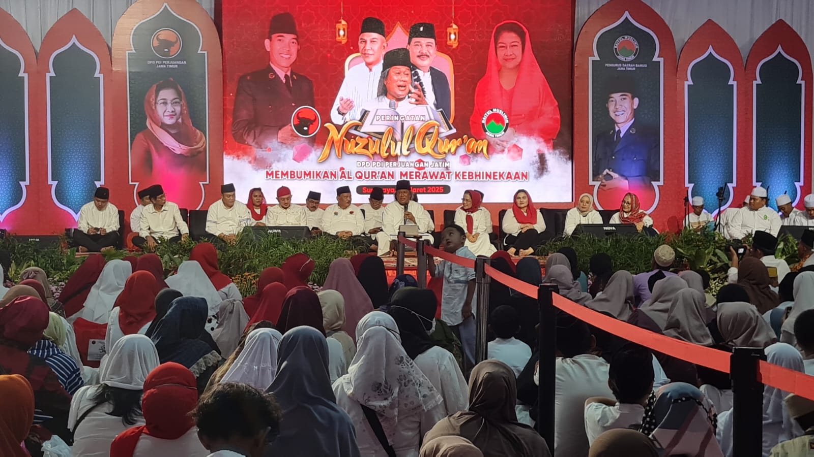 Gelar Nuzulul Quran, PDI Perjuangan Jatim Santuni Ratusan Anak Yatim-Duafa
