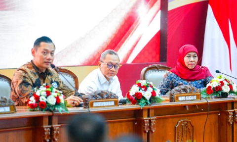 Pimpin Rakor Ketahanan Pangan Bersama Dua Menko, Gubernur Khofifah Optimis Jatim Mampu Pertahankan Produksi Beras Tertinggi Nasional di 2025
