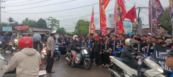 Kapolsek Wringinanom Gresik Pimpin Pengamanan Bagi Takjil Komunitas Pesilat