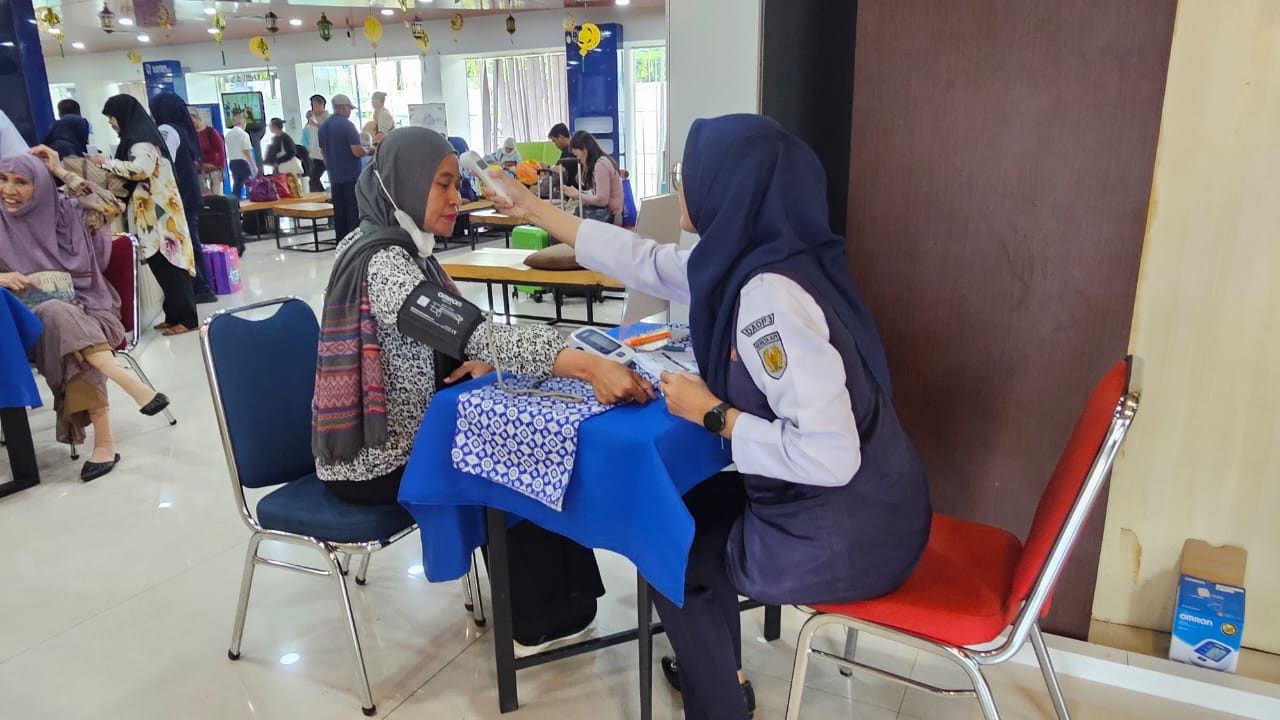 Layanan Ekstra Dari KAI Daop 3 Cirebon. Penumpang Bisa Cek Kesehatan Gratis