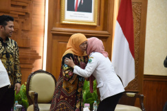 Bupati dan Wakil Bupati Sidoarjo Ikuti Halal bi Halal Dengan Gubernur dan Wakil Gubernur Jatim