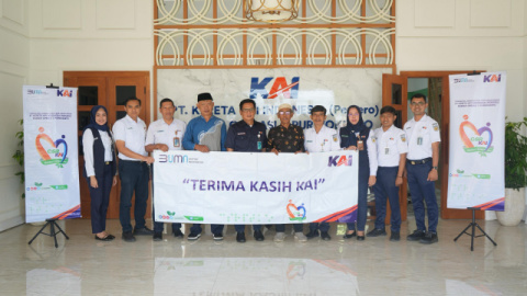 KAI Daop 5 Purwokerto Salurkan Bantuan Sosial untuk Masjid Al Ikhlas Komplek Stasiun Purwokerto