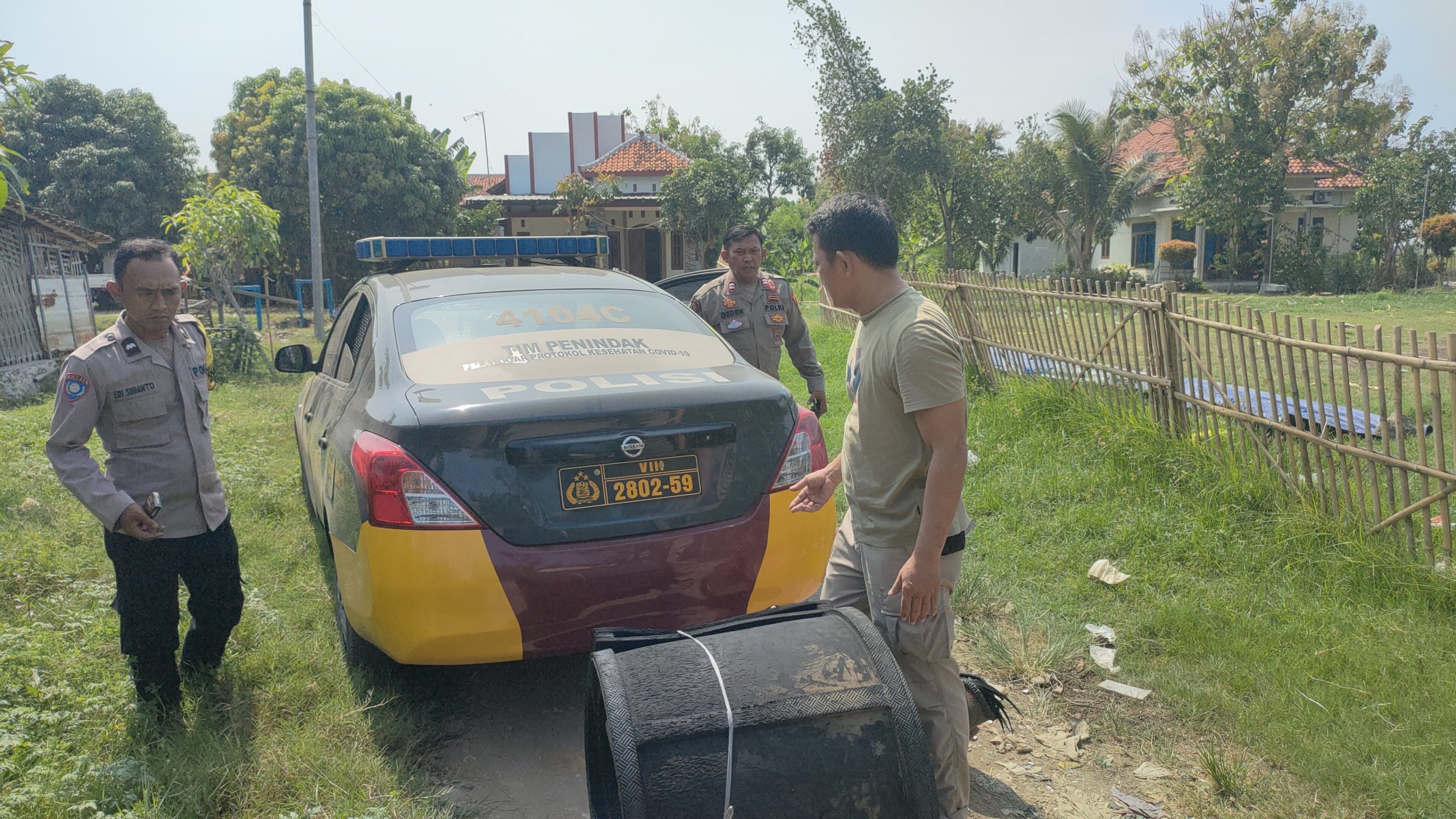 Polsek Kapetakan Gerebek Arena Sabung Ayam di Suranenggala, Pelaku Kabur Tinggalkan Barang Bukti