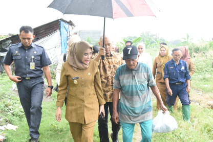 Wabup Sidoarjo Sidak ke Gubuk Tak Layak Huni di Tanggulangin