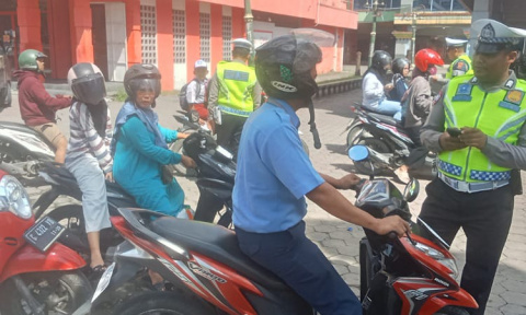 Ratusan Pengendara Sepeda Motor Terjaring Operasi Rutin Gabungan