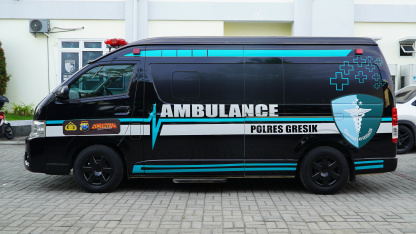 Mobil Ambulance Gratis Polres Gresik Siaga 24 jam, Cukup Hubungi Cak Roma 081188002006