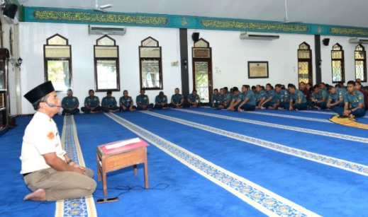 Teguhkan Iman dan Moral, Prajurit dan PNS Seskoal Ikuti Kausri Agama