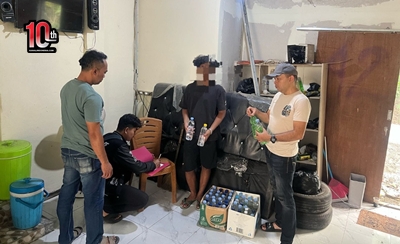 Polres Cirebon Kota Gerebek Warung Miras di Terminal Harjamukti, Puluhan Botol Ciu Disita