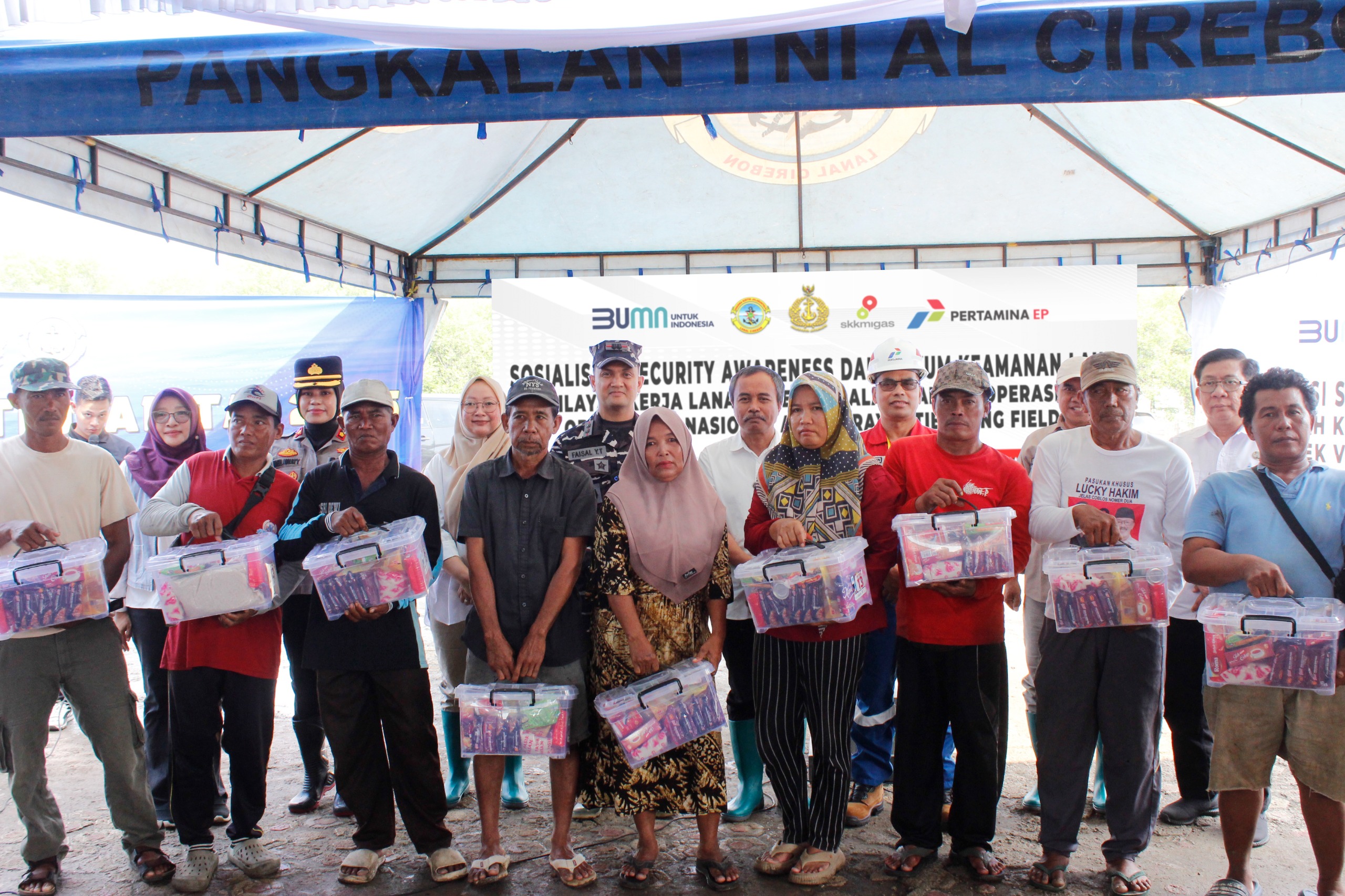 Lanal Cirebon Gelar Karya Bhakti TNI AL 2025 di Karangsong