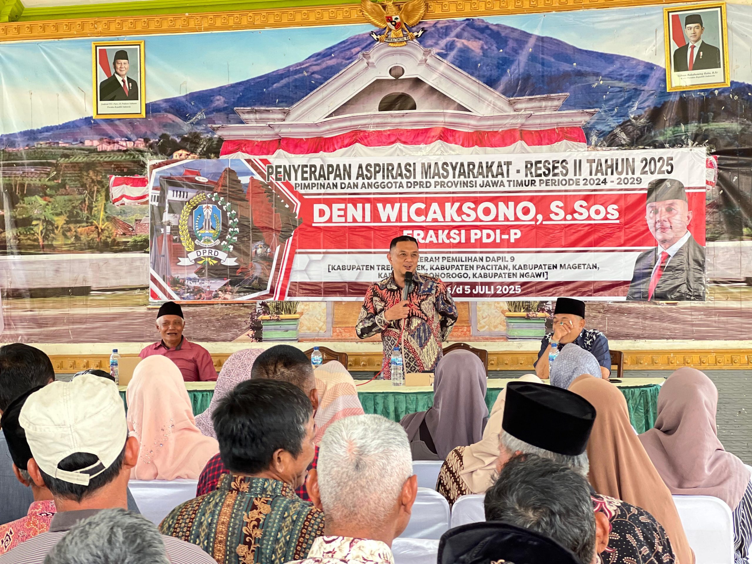 Adanya laporan Wali Murid Trenggalek Keluhkan Harga Seragam SMA/SMK, Deni Wicaksono Desak Dispendik Bertindak