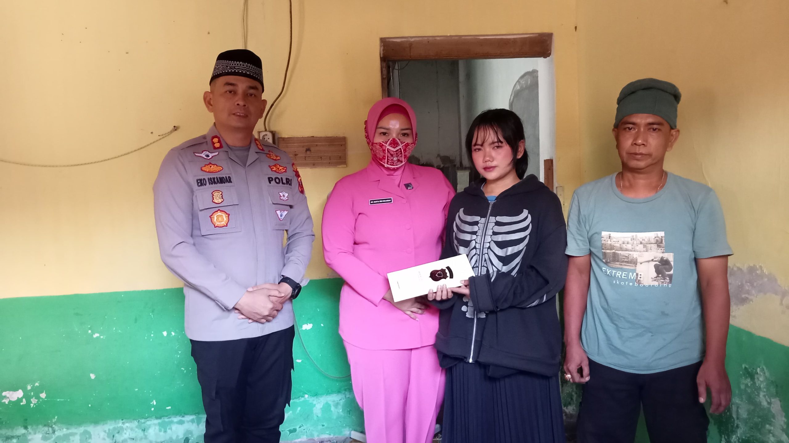 Kunjungi Rumah Almarhumah Tasmi, Kapolres Cirebon Kota Sampaikan Duka Cita
