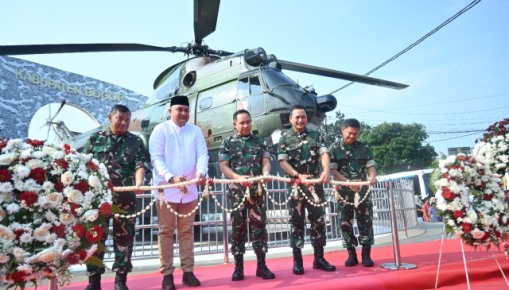 Pangkoopsud I Hadiri Peresmian Monumen Helikopter Puma SA-330, Armada Kebanggaan Lanud ATS Purna Tugas