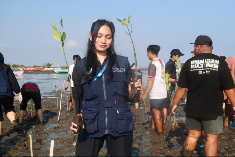Kolaborasi Mahasiswa FPIK UB dan Warga Watuprapat, 220 BibitMangrove Ditanam sebagai Langkah Awal Pemulihan Pesisir