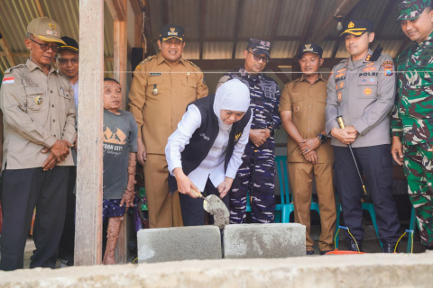 Gubernur Khofifah Apresiasi Program Rutilahu Kolaborasi Kodam V/Brawijaya Sasar Renovasi 158 Rumah Di Pacitan, Optimis Penuhi Kebutuhan Dasar Masyarakat