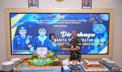 Hut Wara Ke-62, Pangkoopsud I Gelar Potong Tumpeng Sebagai Tanda Syukur