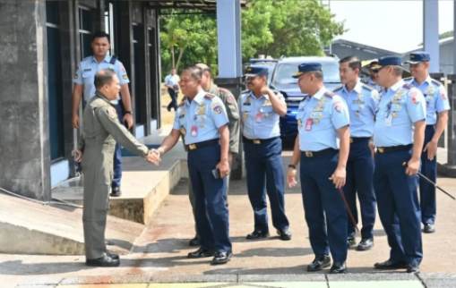 Kesiapan Operasional dan Kehormatan Militer, Pangkoopsud I dampingi Pangkoopsudnas Sambut Kedatangan Pesawat Tempu