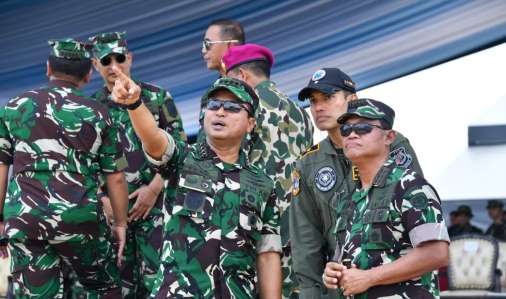 Pangkoopsudnas Dampingi Kasau Tinjau Gladi Bersih Upacara Gepasops Hormil 2025