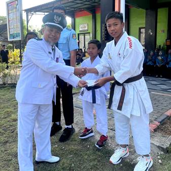 Bertepatan HUT ke 80 RI, Pemdes Turi Ponorogo Berikan Apresiasi kepada 37 Anak Berprestasi