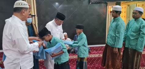 Peringati Maulid Nabi Muhammad SAW, DKM Nurul Ikhlas Berbagi Dengan Anak Yatim Piatu
