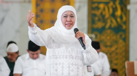 Hadiri Peringatan Maulid Nabi Bersama Syeikh Afeefuddin Al-Jailani di Masjid Al Akbar Surabaya, Khofifah Pesankan Pentingnya Akhlak dalam Penggunaan Media Digital