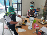 Dukung Pemenuhan Gizi, Polres Gresik Lakukan Pemeriksaan Keamanan Pangan di SPPG Kemala Bhayangkari