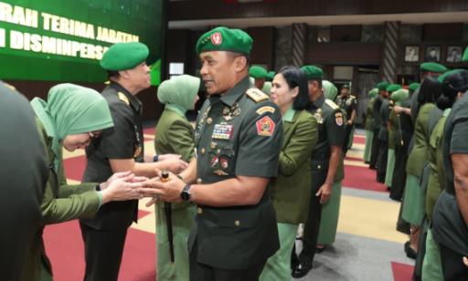 Dankodiklatad Hadiri Penyerahan Tugas Jabatan Wakasad, Lantik Sejumlah Jabatan Strategis TNI AD dan Peresmian Disminpersad