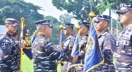 Danseskoal Pimpin Penganugerahan Bendera Prestasi Tahap 1 Pasis Dikreg Seskoal Angkatan Ke 64 Ta 2025
