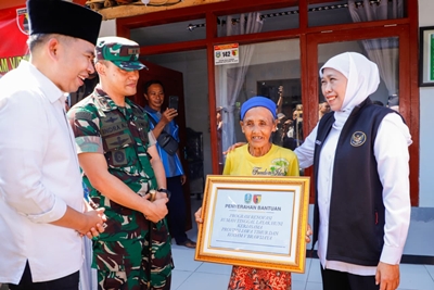 Apresiasi Program Rutilahu di Momen Peringatan HUT ke-80 TNI, Gubernur Khofifah: Bukti Sinergi TNI dan Pemprov Jatim Hadir untuk Rakyat