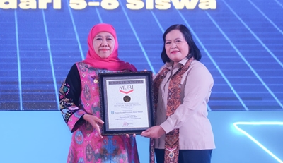 Gubernur Khofifah Bangga Siswa Double Track di Jatim Bentuk 1.600 Kelompok Usaha Siswa di Tahun 2025, Pecahkan Rekor MURI!