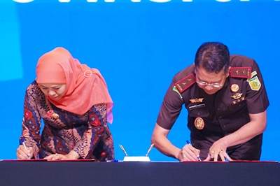Gubernur Khofifah dan Kajati Jatim Teken Nota Kesepakatan Restorative Justice, Tegaskan Komitmen Bersama Perkuat Keadilan Substantif dan Atasi Persoalan Sosial di Jawa Timur