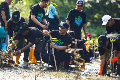 Gubernur Jateng Pimpin Gerakan Penanaman Mangrove ‘Mageri Segoro’ di Kendal